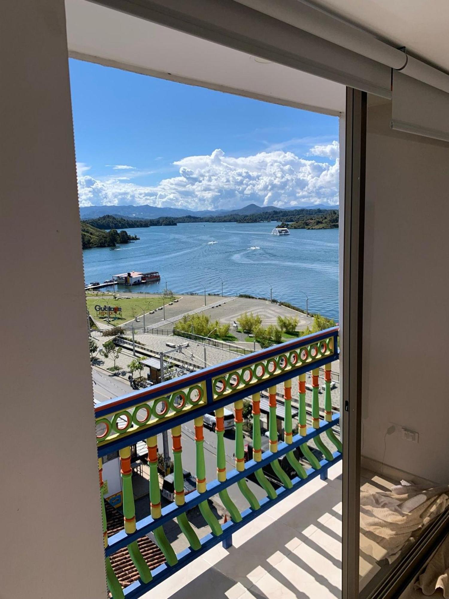 Apartamentos San Jose Vistal Al Lago, Cerca Del Parque. Guatape. Exterior photo